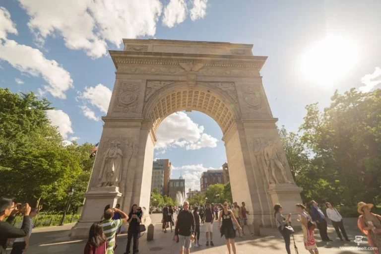 things to do alone in new york